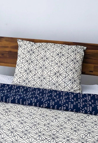 Symbology Organic Cotton Reversible Pillowcase in Art Deco/Stylized Feather Navy + Cream